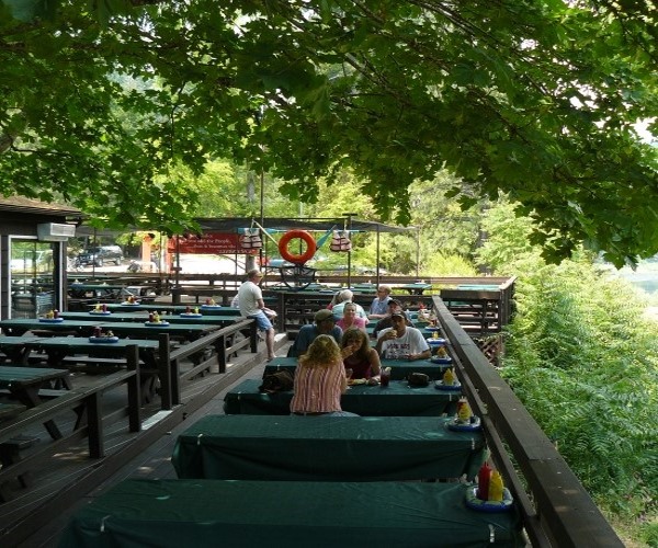 Galice Resort Rogue River Rafting Trips Lodging Lodge Dining Rogue River Hellgate Canyon Food And Entertainment